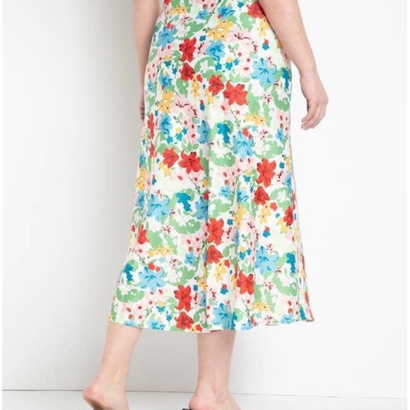 Eloquii long satin print skirt - Picture 3 of 5